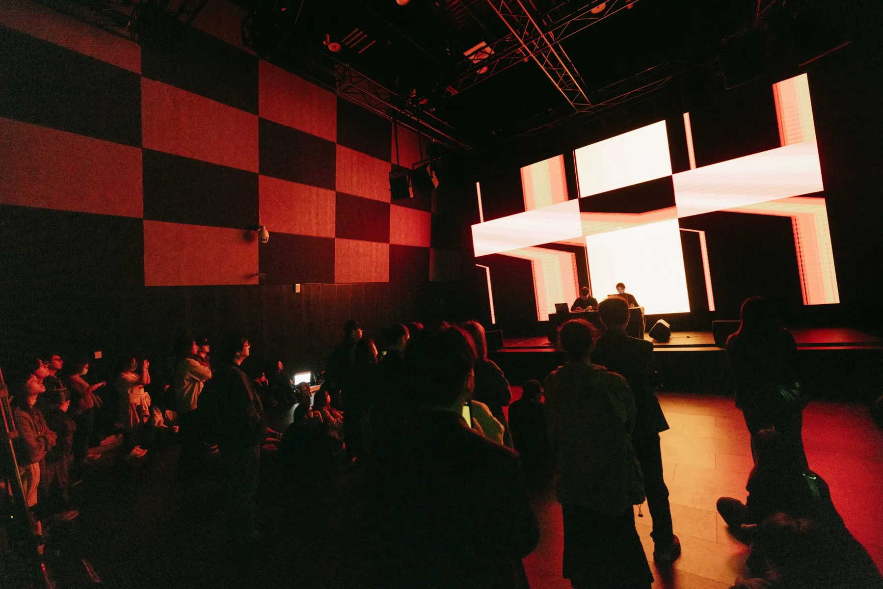 FEST003 Live A/V – 04